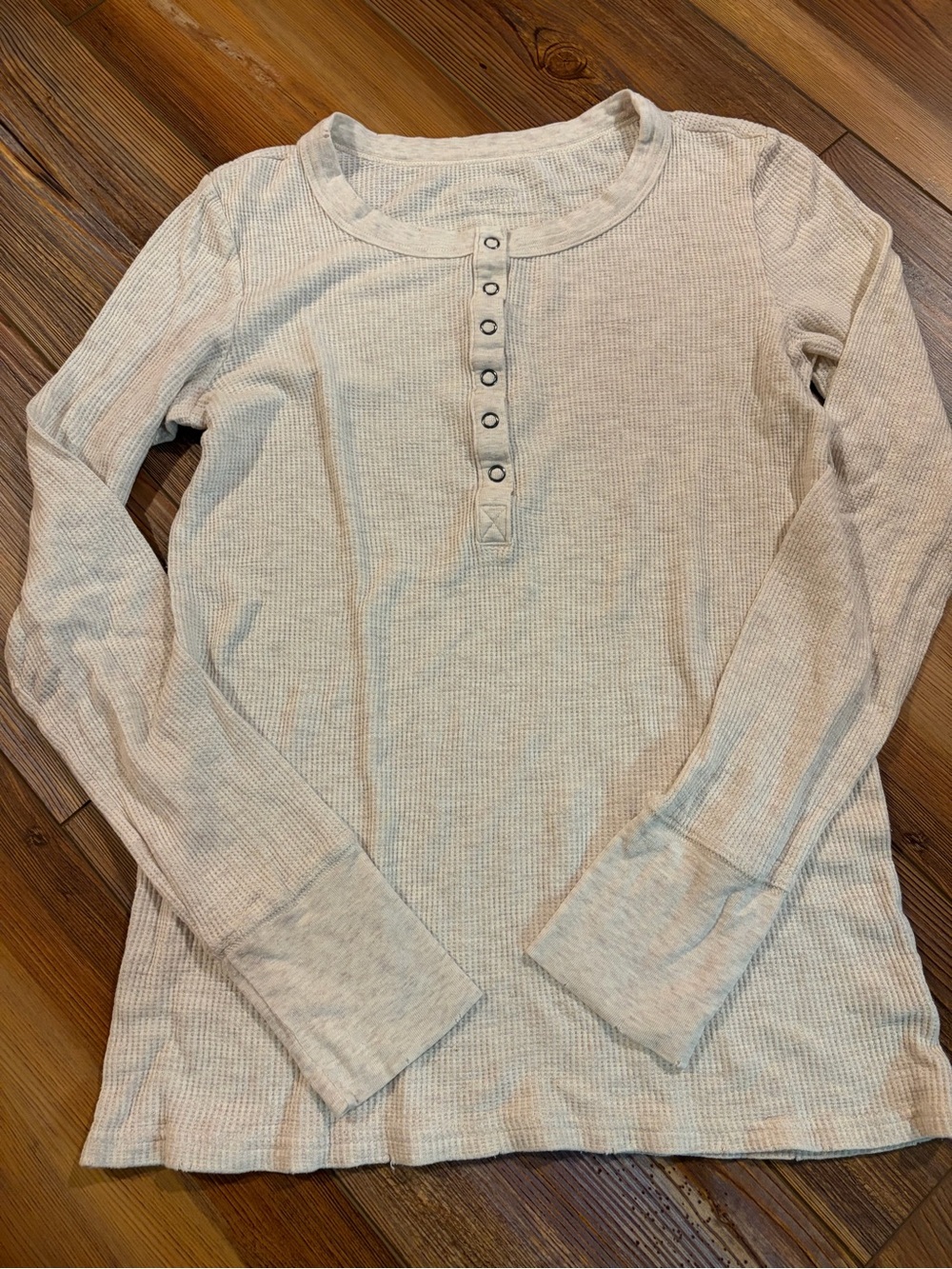 American Eagle Outfitters Long Sleeve Waffle Henley in Light Beige